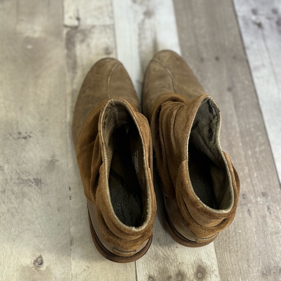 Patagonia Women’s Addie Ruffle Tan Leather Bootie Size 8 Performance Boot - Picture 8 of 12